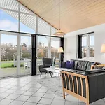 4 Bedroom Amazing In Hébergement de vacances Nordenbro Vesteregn