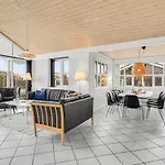 4 Bedroom Amazing In *