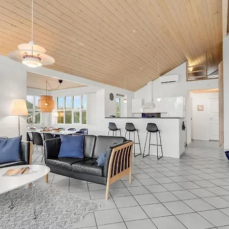 Ferienhaus 4 Bedroom Amazing In *