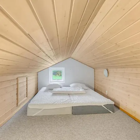 Holiday home 4 Bedroom Amazing In Humble