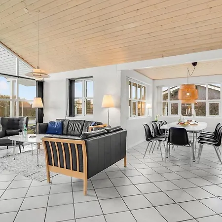 4 Bedroom Amazing In *