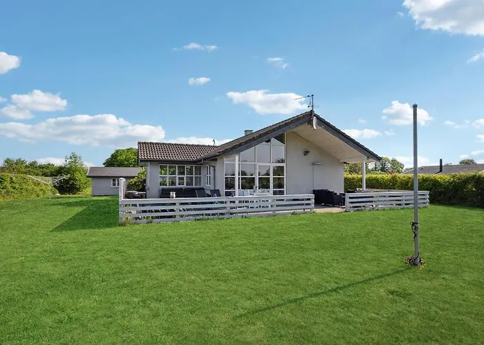 Nyaraló 4 Bedroom Amazing In