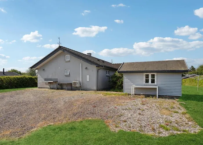 4 Bedroom Amazing In * Nordenbro Vesteregn