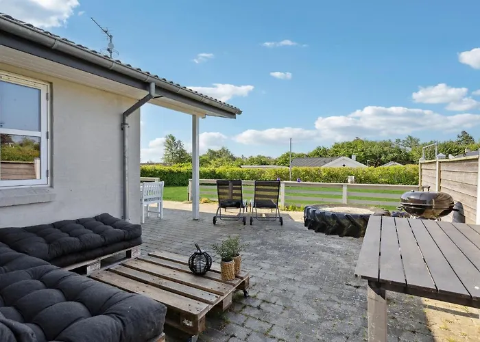 Nyaraló 4 Bedroom Amazing In Nordenbro Vesteregn