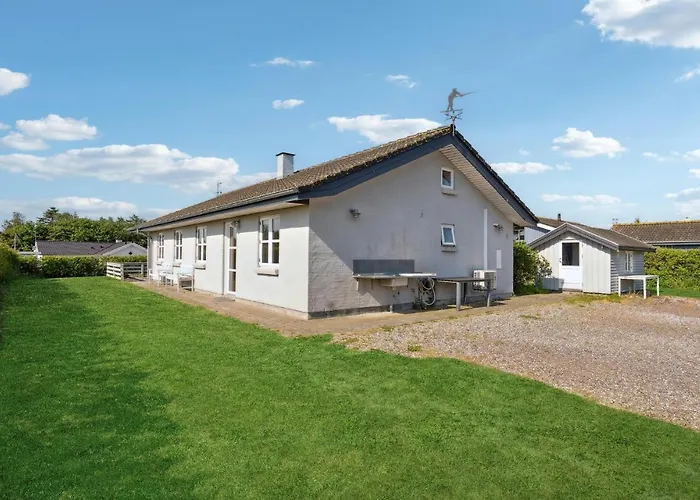 4 Bedroom Amazing In Nordenbro Vesteregn